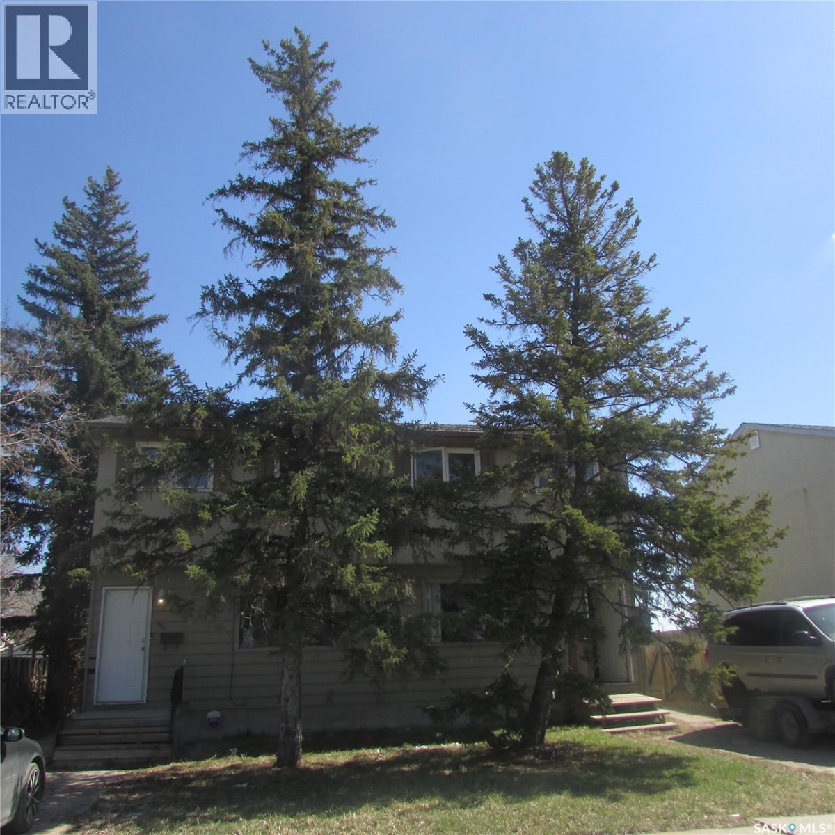451 Mcintosh Street, Regina, SK - Outdoor