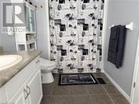 15 Gees Way, Cambridge, ON - Indoor Photo Showing Bathroom