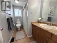 15 Gees Way, Cambridge, ON - Indoor Photo Showing Bathroom