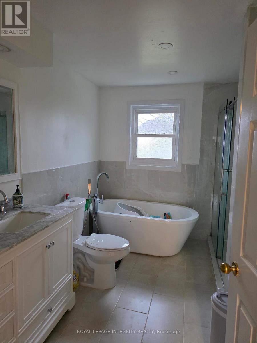 63 Topley Crescent, Ottawa, ON - Indoor Photo Showing Bathroom