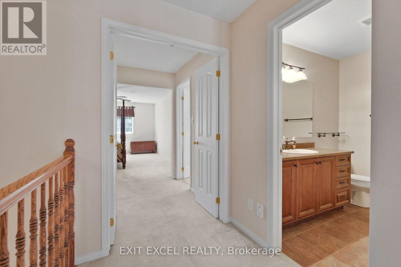 67 Hawktree, Ottawa, ON - Indoor Photo Showing Other Room