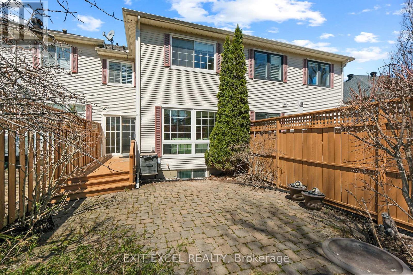 67 Hawktree, Ottawa, ON - Outdoor