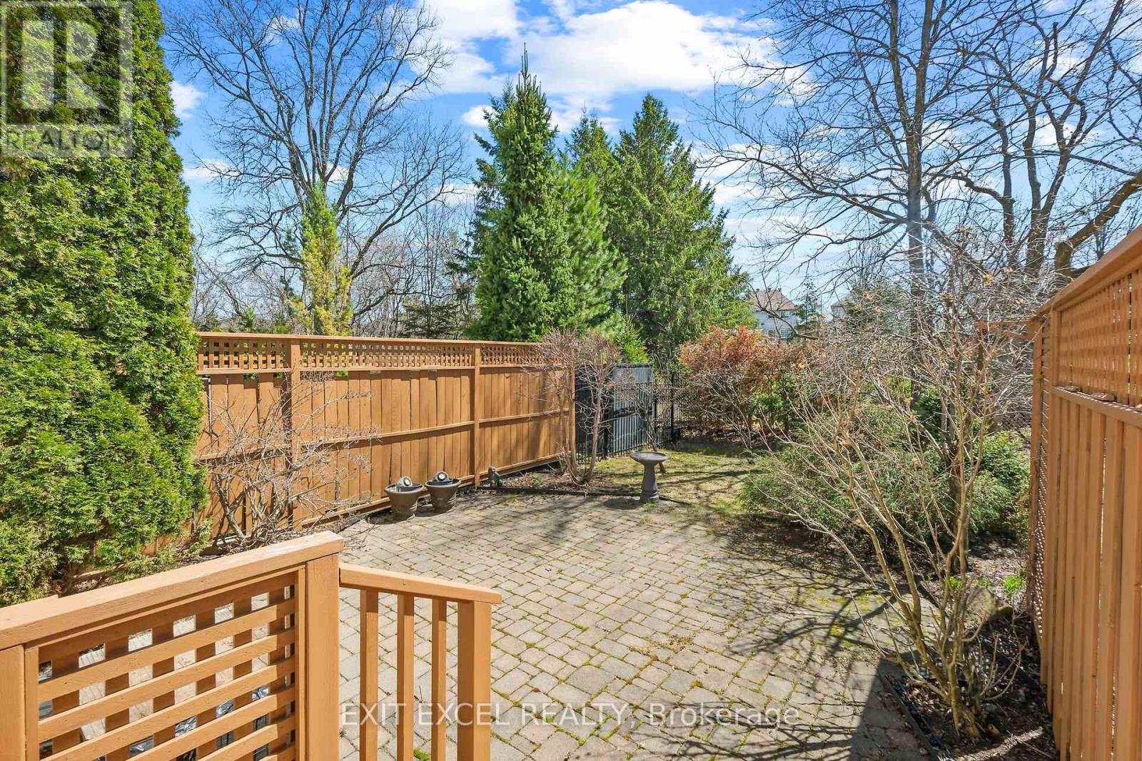 67 Hawktree, Ottawa, ON - Outdoor