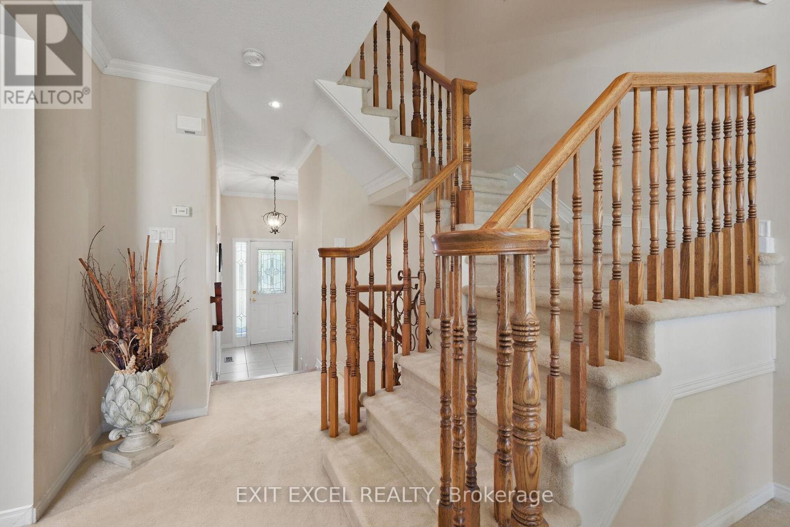 67 Hawktree, Ottawa, ON - Indoor Photo Showing Other Room