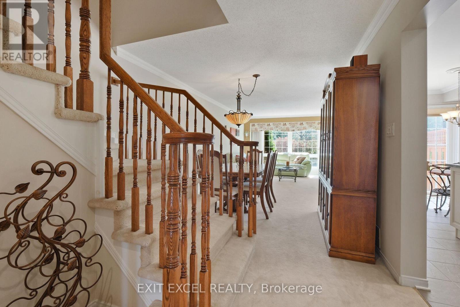 67 Hawktree, Ottawa, ON - Indoor Photo Showing Other Room