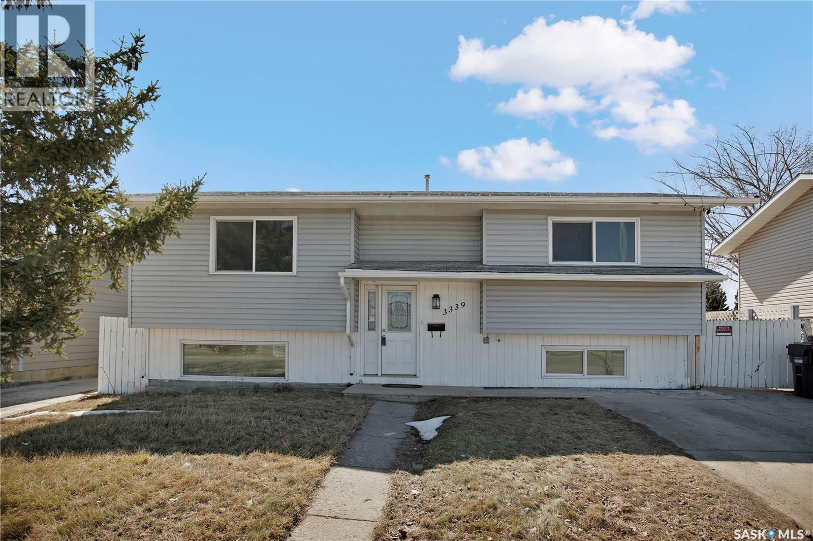 3339 Fairlight Drive, Saskatoon, SK - Outdoor