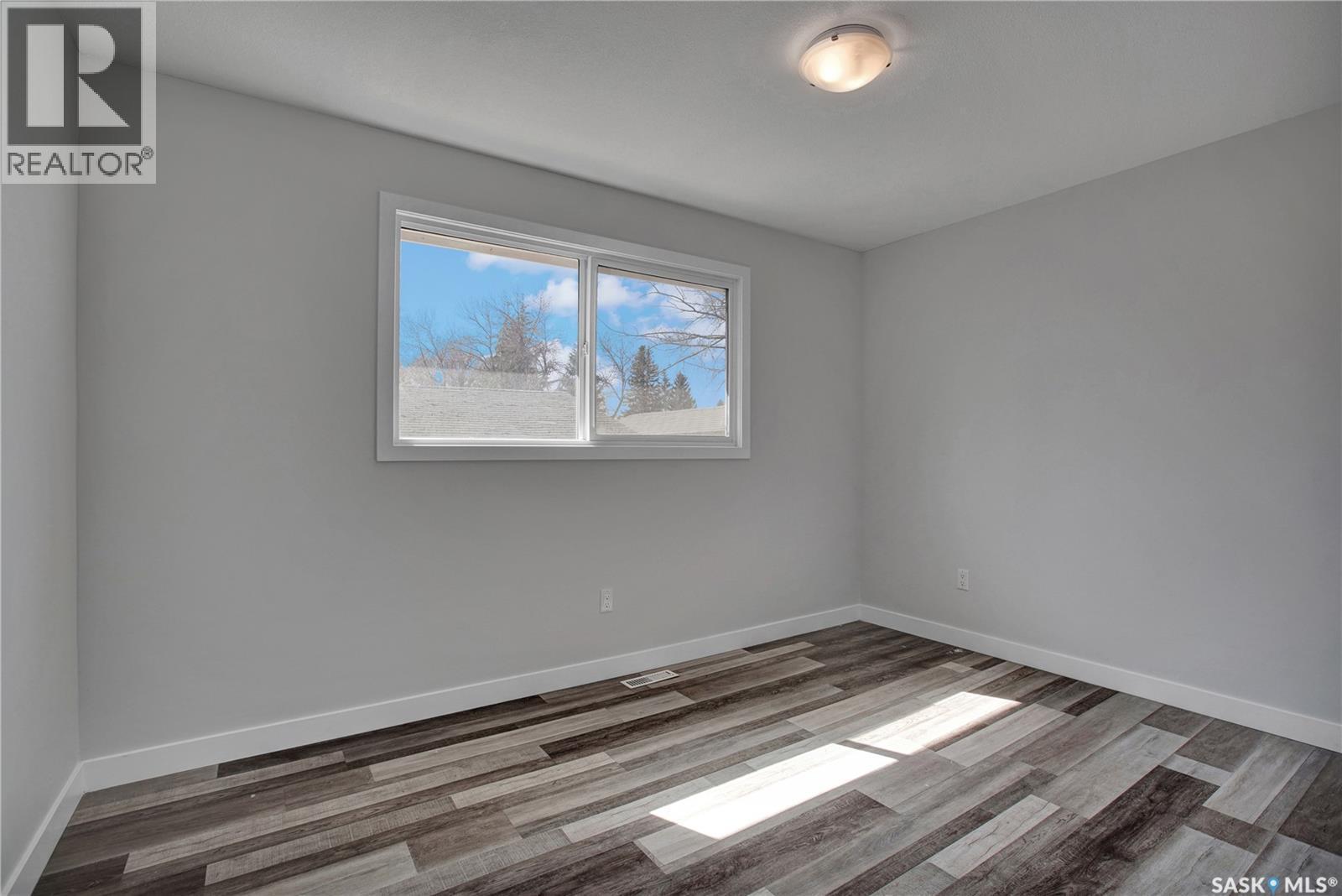 3339 Fairlight Drive, Saskatoon, SK - Indoor Photo Showing Other Room