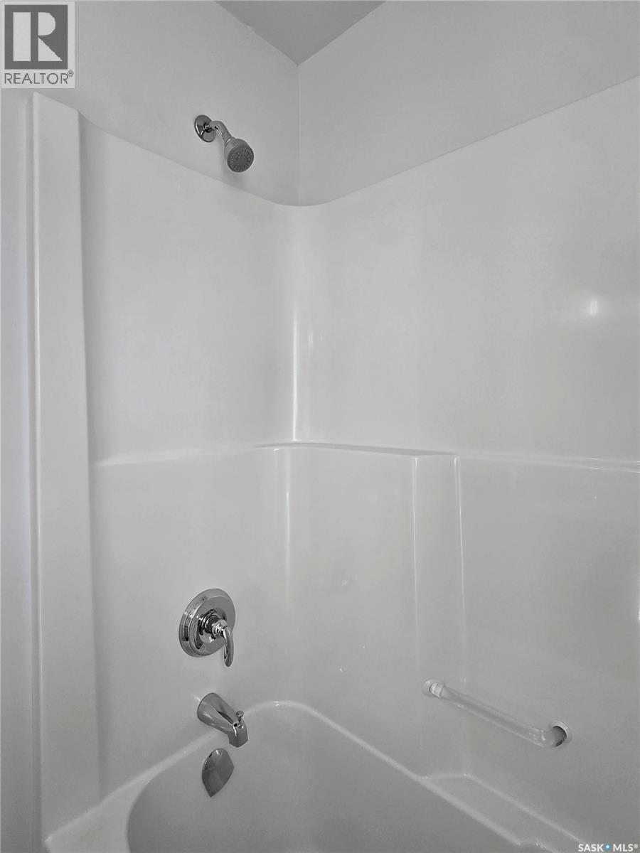 3339 Fairlight Drive, Saskatoon, SK - Indoor Photo Showing Bathroom