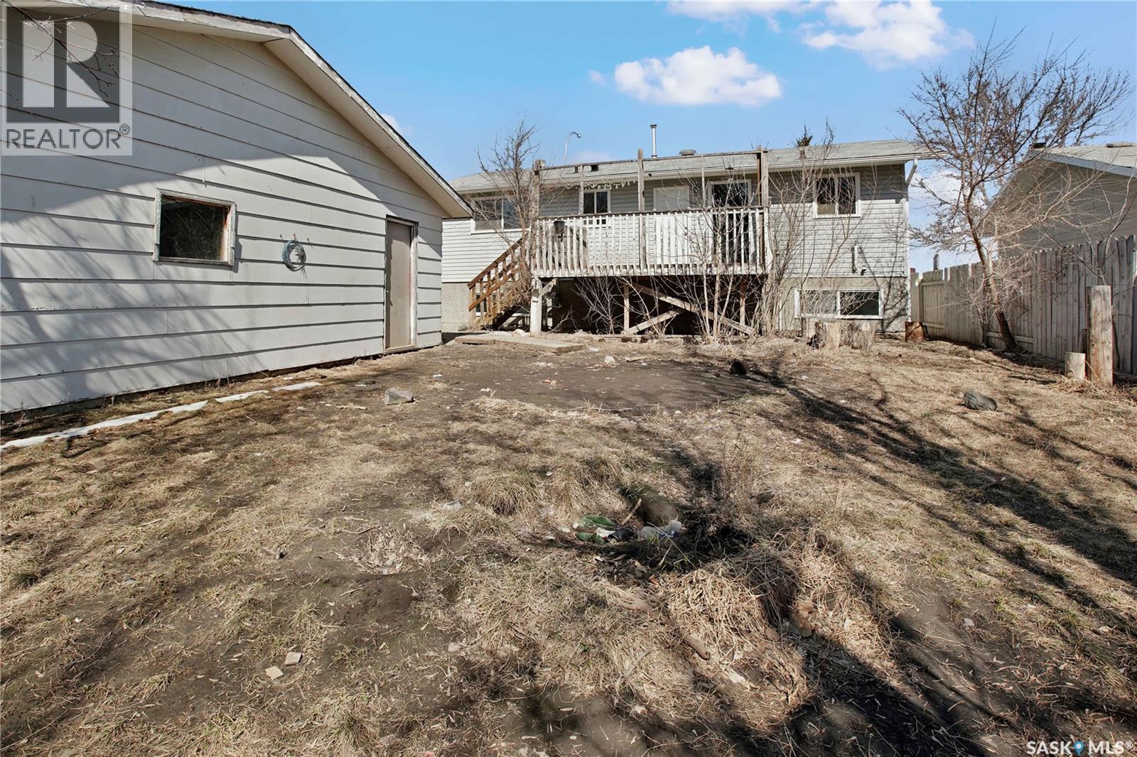 3339 Fairlight Drive, Saskatoon, SK - Outdoor