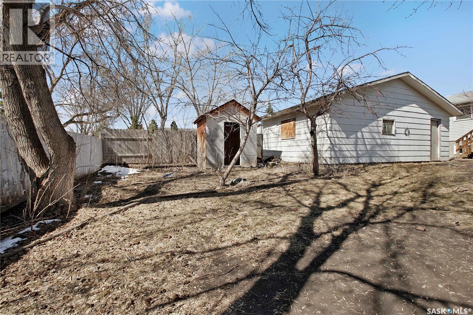 3339 Fairlight Drive, Saskatoon, SK - Outdoor