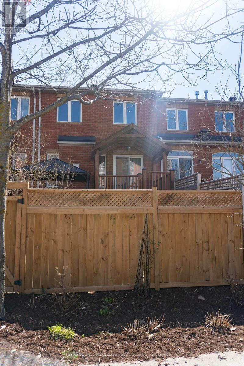 11 Great Oak Private, Ottawa, ON