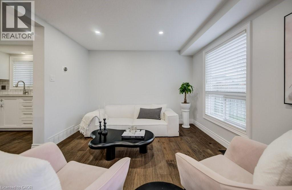 255 Highbrook Crescent, Kitchener, ON - Indoor