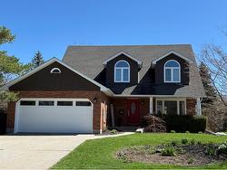 1918 WESTGROVE Drive Sarnia, ON N0N 1C0