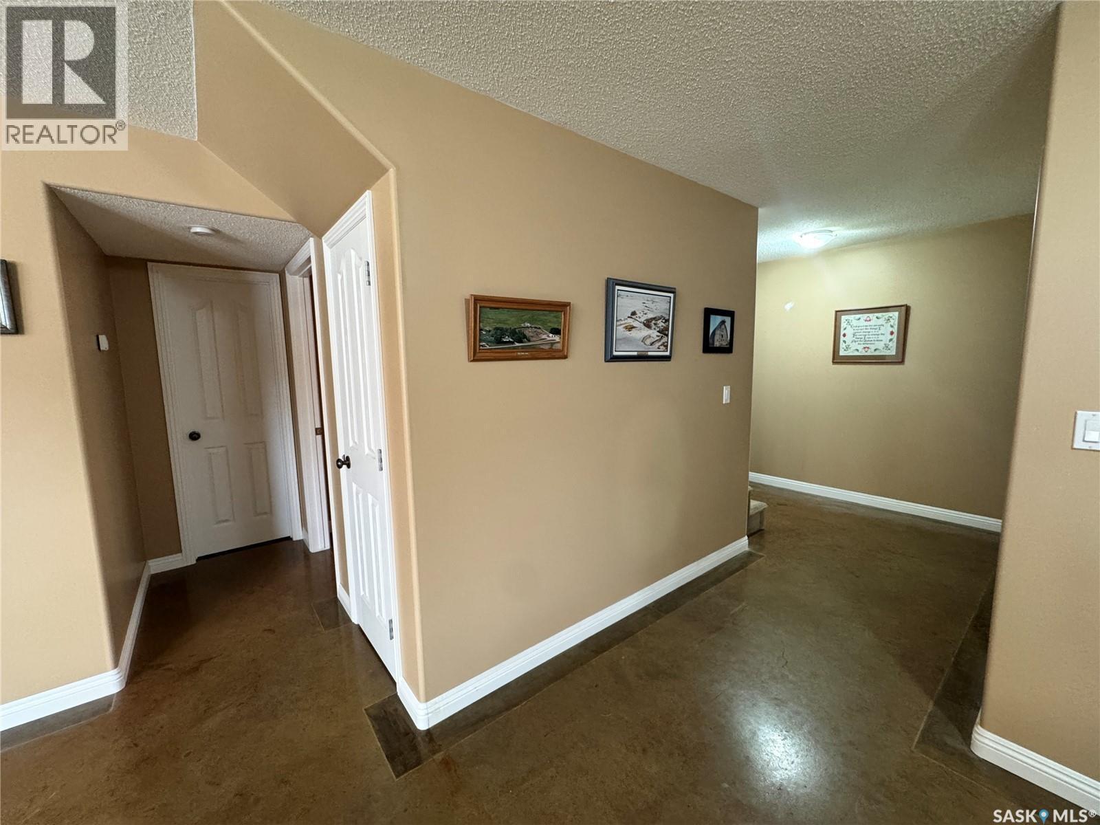 218 5Th Avenue E, Biggar, SK - Indoor Photo Showing Other Room