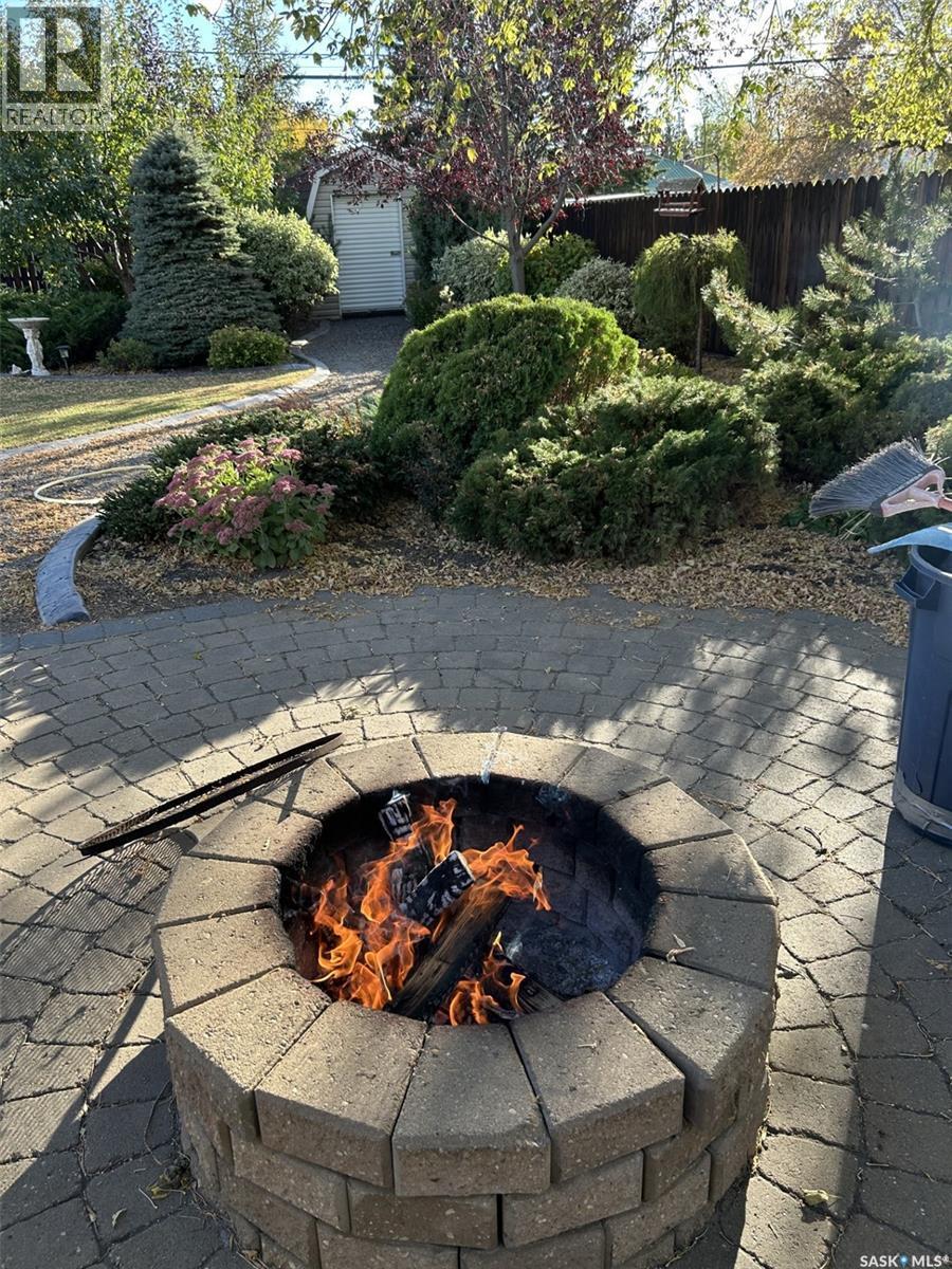 218 5Th Avenue E, Biggar, SK - Outdoor With Deck Patio Veranda