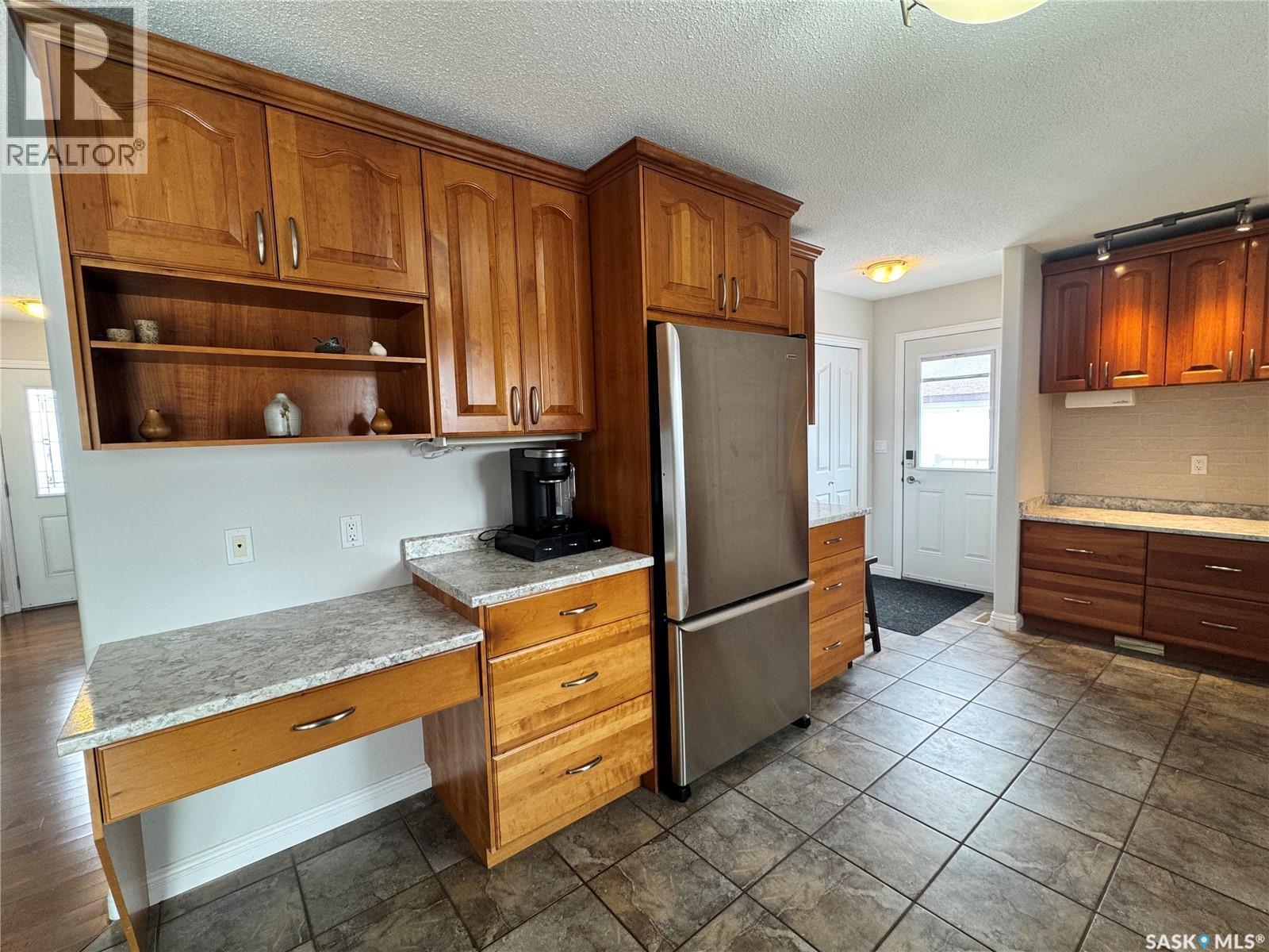 218 5Th Avenue E, Biggar, SK - Indoor Photo Showing Kitchen