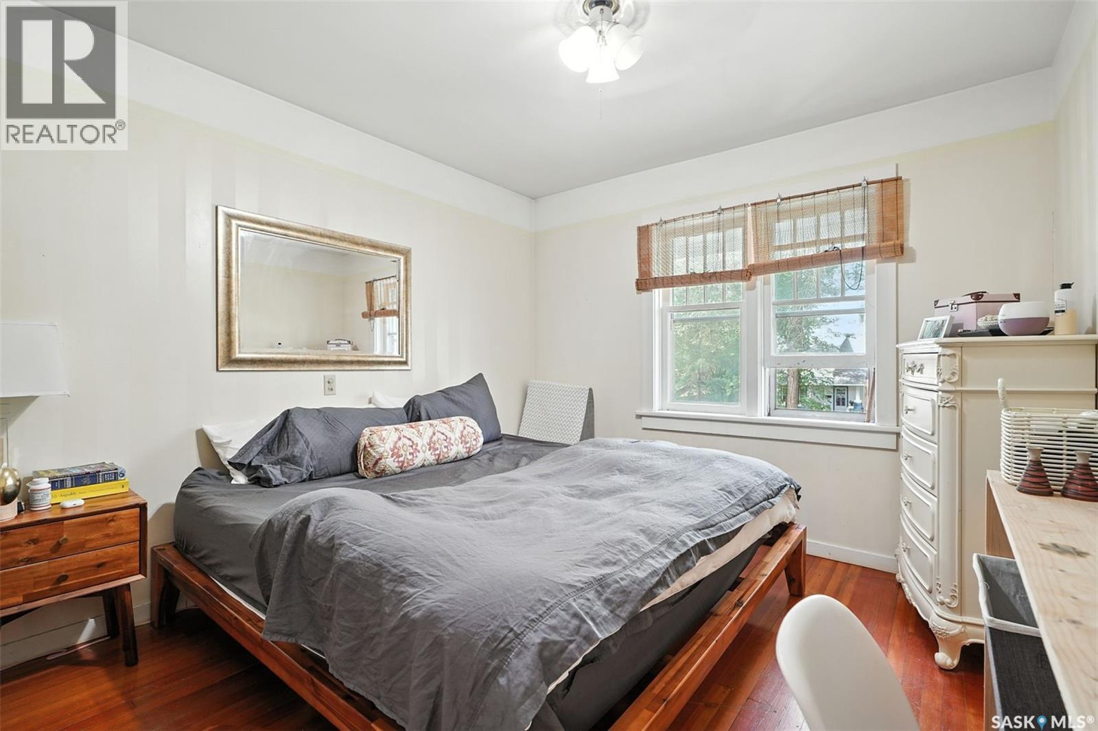 1009 Mcpherson Avenue, Saskatoon, SK - Indoor Photo Showing Bedroom