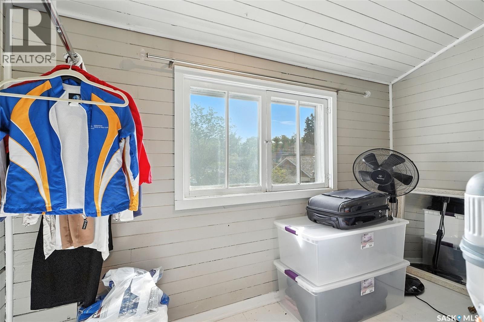 1009 Mcpherson Avenue, Saskatoon, SK - With Exterior