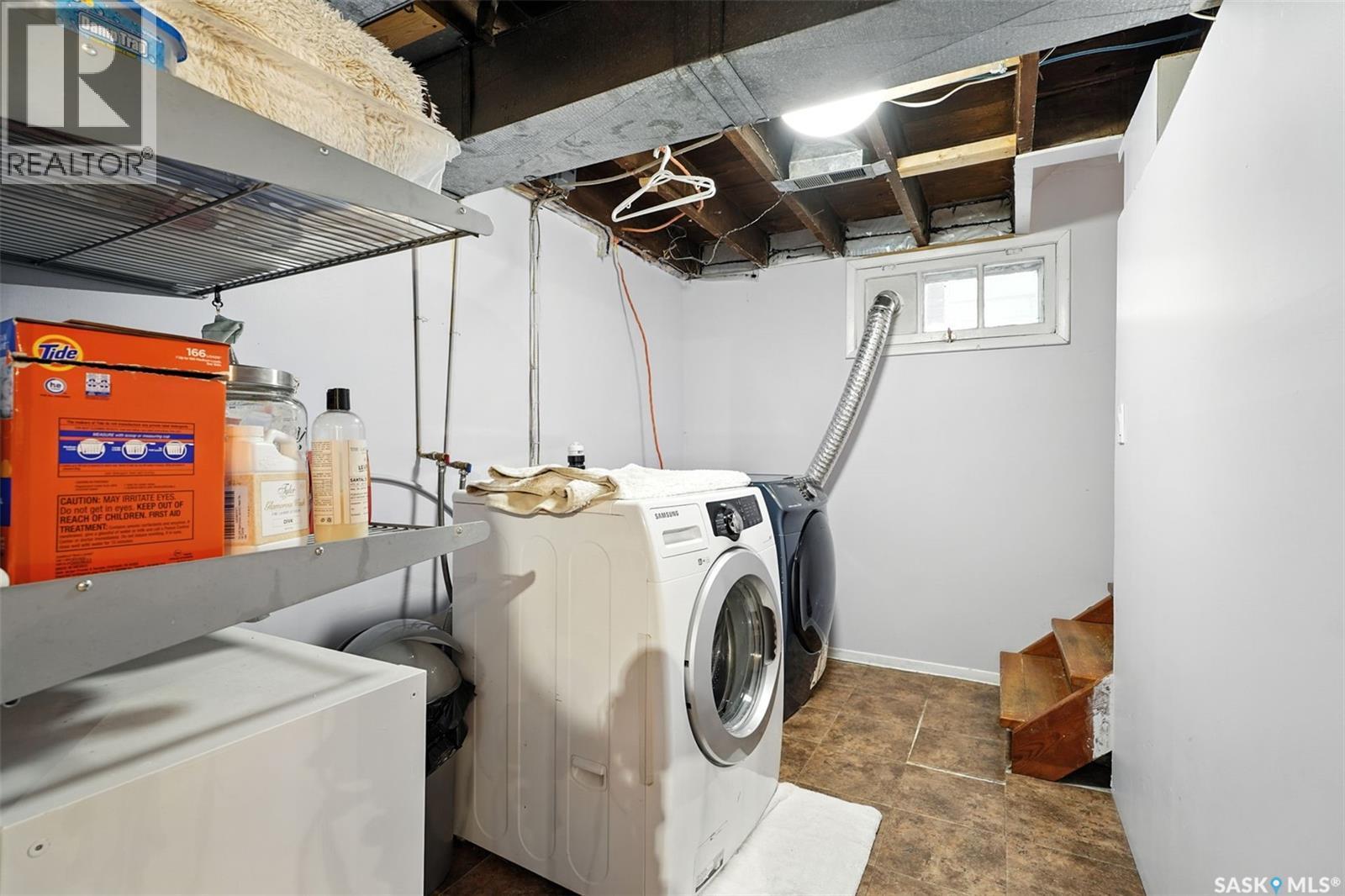 1009 Mcpherson Avenue, Saskatoon, SK - Indoor Photo Showing Laundry Room