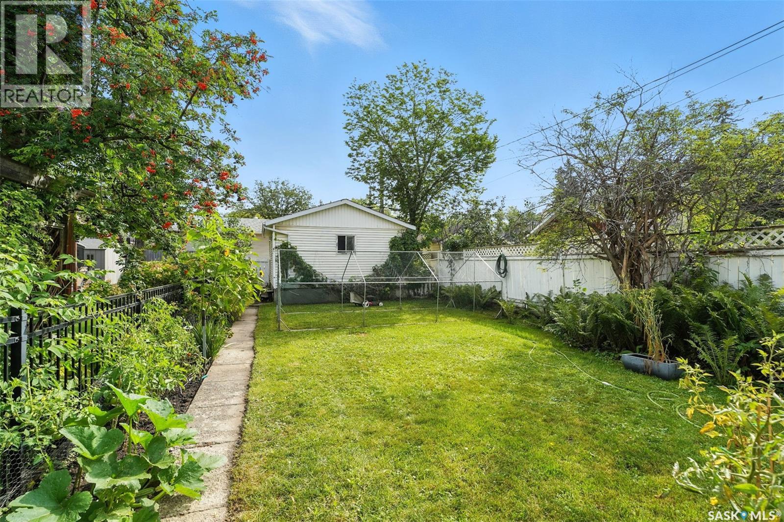 1009 Mcpherson Avenue, Saskatoon, SK - Outdoor