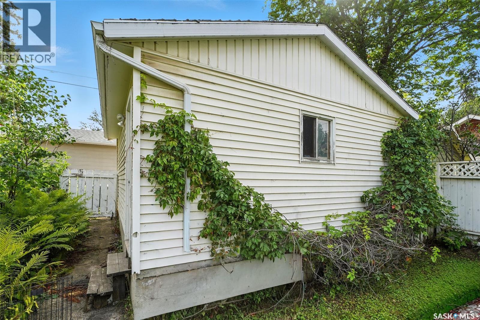 1009 Mcpherson Avenue, Saskatoon, SK - Outdoor