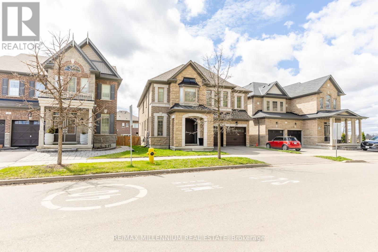 11 Algoma Drive, Vaughan, ON - Outdoor With Facade