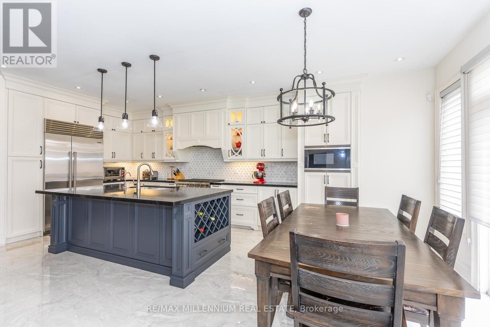 11 Algoma Drive, Vaughan, ON - Indoor Photo Showing Other Room