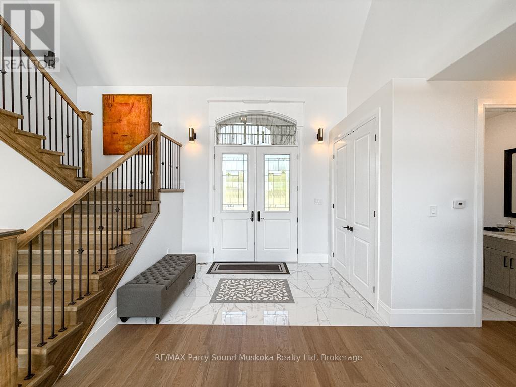 730 124 Highway, Mckellar, ON - Indoor Photo Showing Other Room