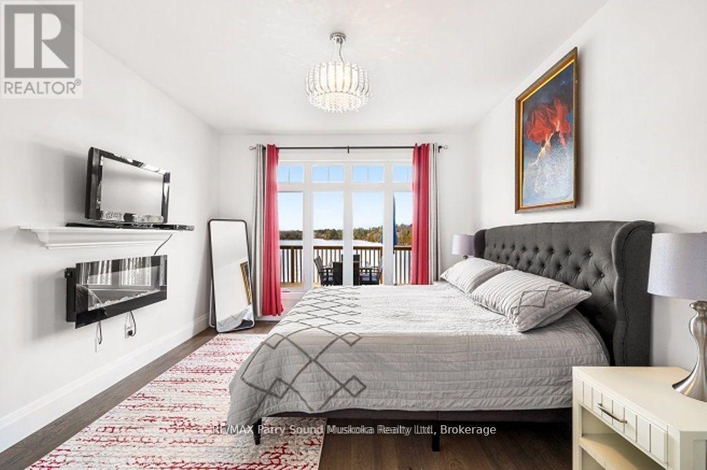 730 124 Highway, Mckellar, ON - Indoor Photo Showing Bedroom