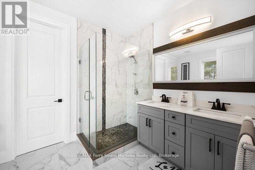 Ensuit - 730 124 Highway, Mckellar, ON - Indoor Photo Showing Bathroom