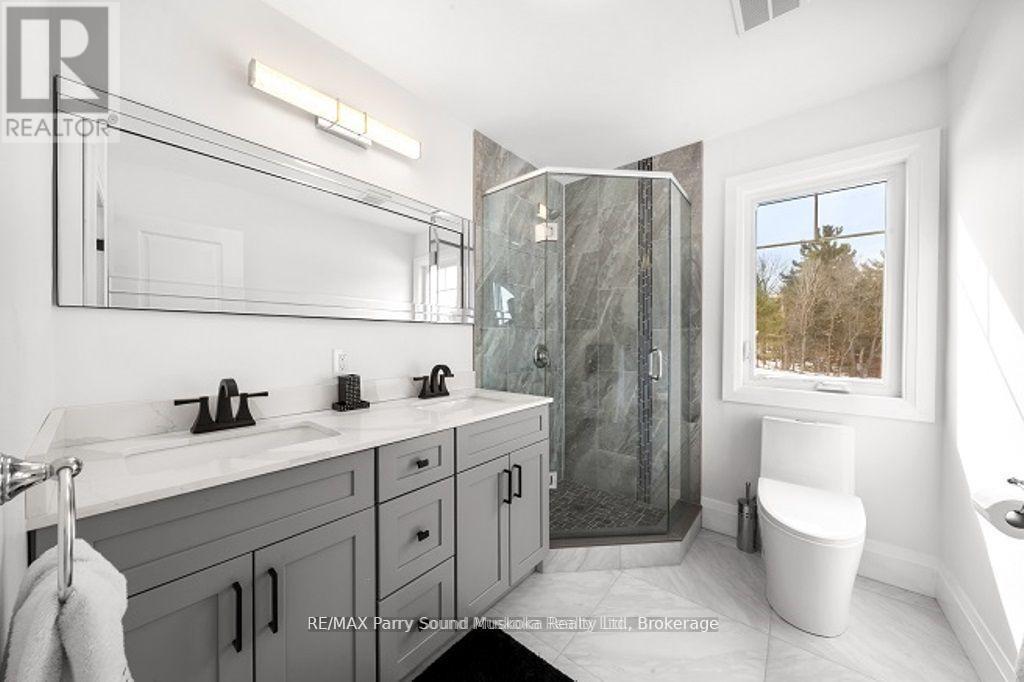 730 124 Highway, Mckellar, ON - Indoor Photo Showing Bathroom
