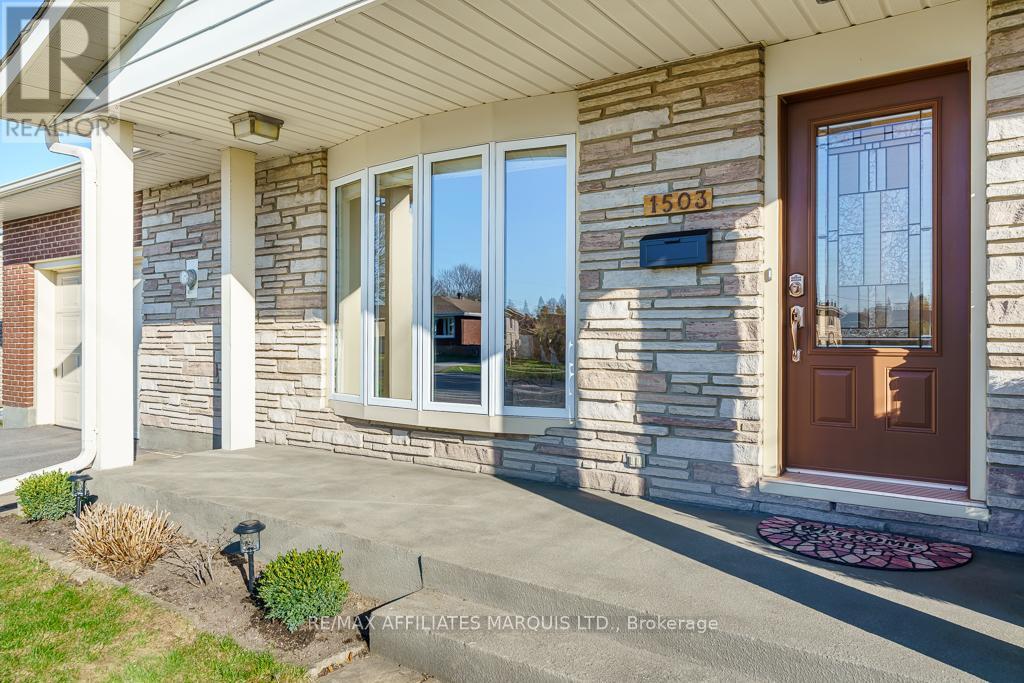 Front Porch for waiting on the school bus. - 1503 Second Street E, Cornwall, ON - Outdoor