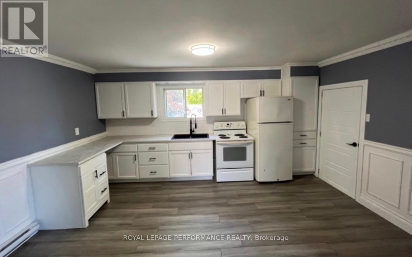 upstairs - 301 Third Street W, Cornwall, ON - Indoor Photo Showing Kitchen