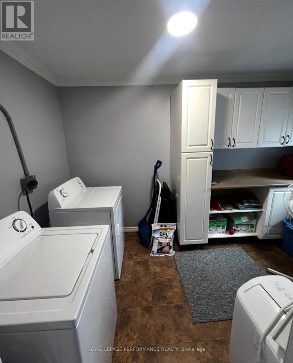 upstairs - 301 Third Street W, Cornwall, ON - Indoor Photo Showing Laundry Room
