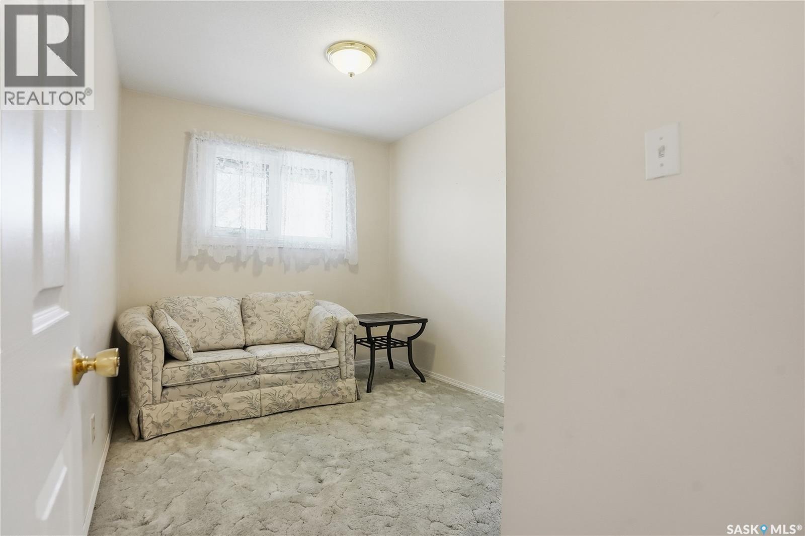 4 Malta Crescent, Saskatoon, SK - Indoor