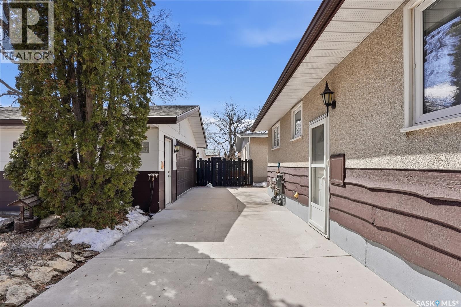 4 Malta Crescent, Saskatoon, SK - Outdoor With Exterior