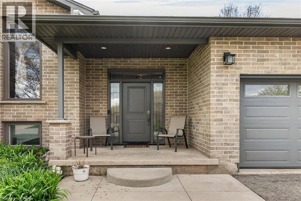 6 Kintyre Court, Caledonia, ON - Outdoor With Exterior