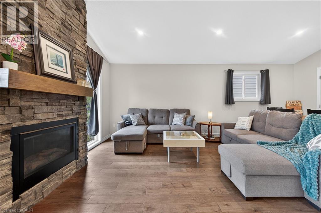 6 Kintyre Court, Caledonia, ON - Indoor Photo Showing Living Room With Fireplace