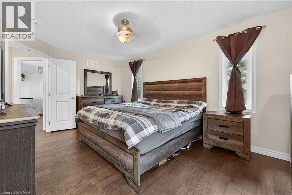 6 Kintyre Court, Caledonia, ON - Indoor Photo Showing Bedroom