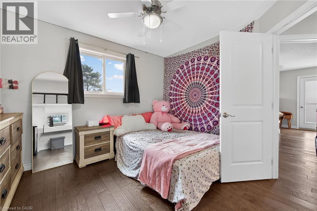 6 Kintyre Court, Caledonia, ON - Indoor Photo Showing Bedroom