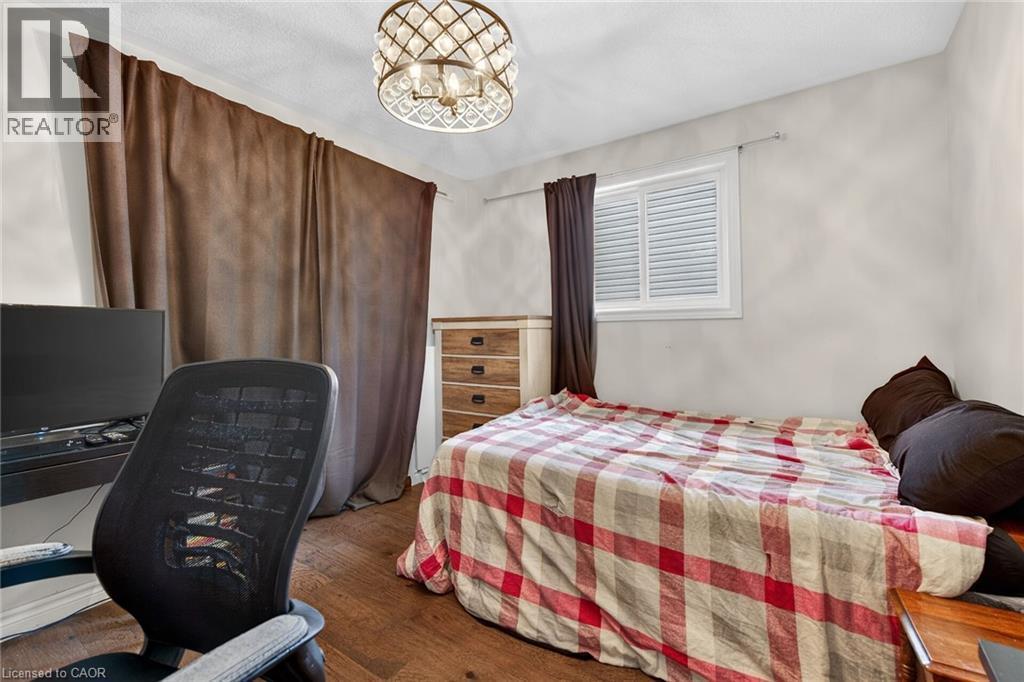 6 Kintyre Court, Caledonia, ON - Indoor Photo Showing Bedroom