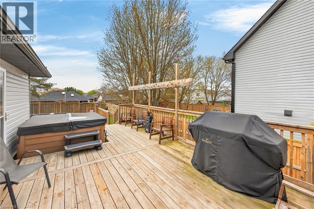 6 Kintyre Court, Caledonia, ON - Outdoor With Deck Patio Veranda With Exterior