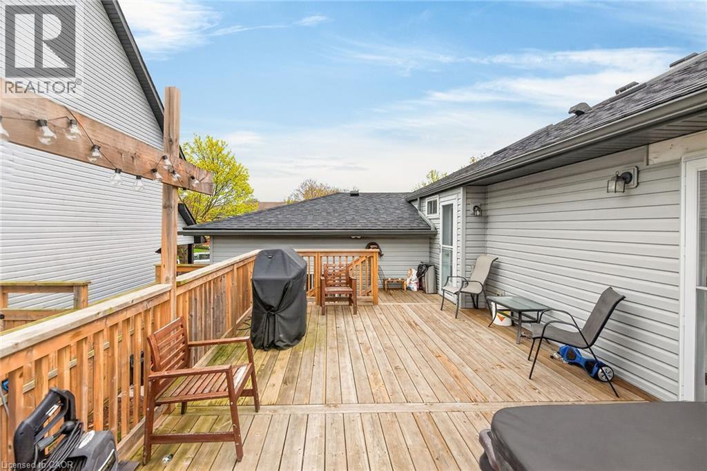 6 Kintyre Court, Caledonia, ON - Outdoor With Deck Patio Veranda With Exterior