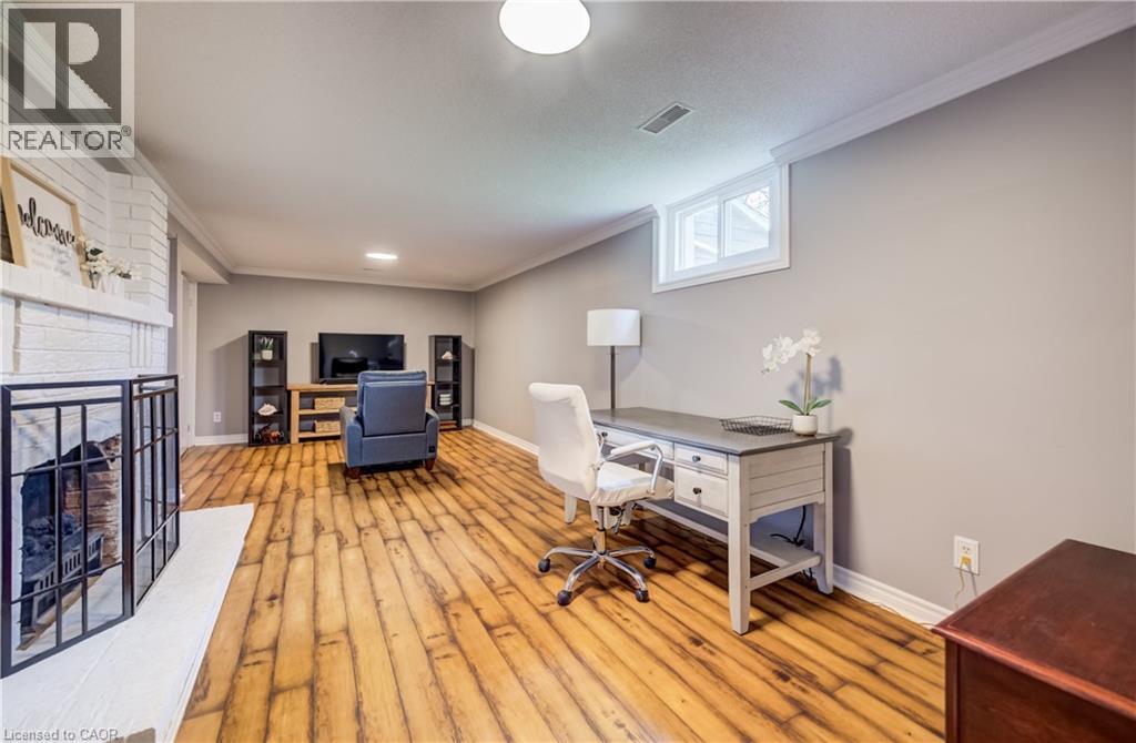 4 Ronald Road, Cambridge, ON - Indoor