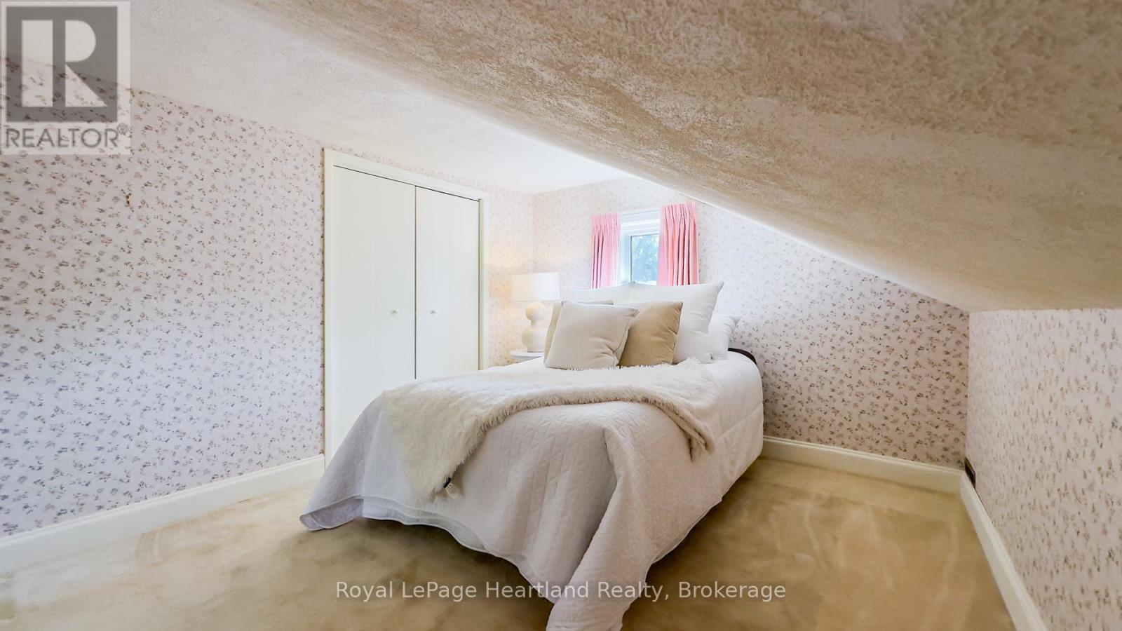 25 Wellington Street N, Goderich (Goderich (Town)), ON - Indoor Photo Showing Bedroom