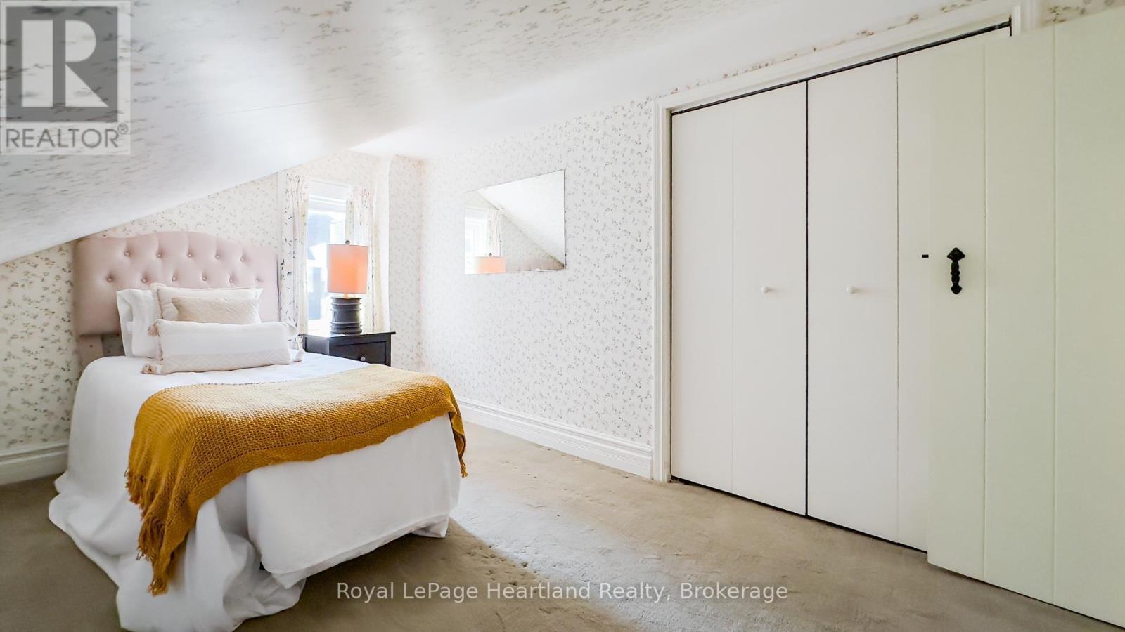 25 Wellington Street N, Goderich (Goderich (Town)), ON - Indoor Photo Showing Bedroom