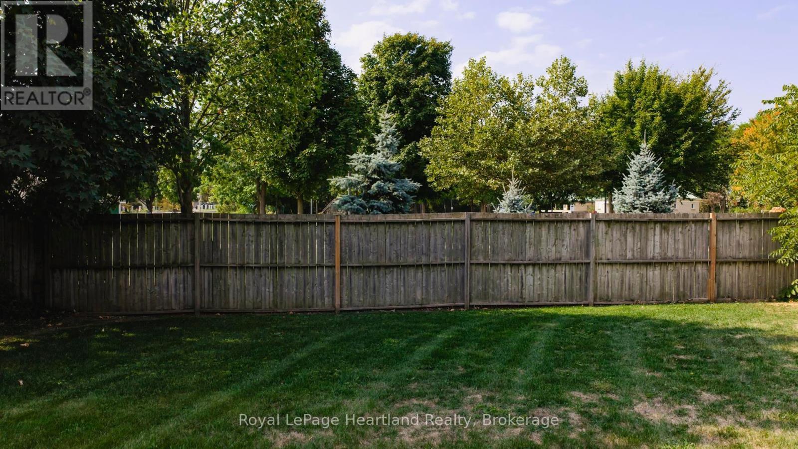 25 Wellington Street N, Goderich (Goderich (Town)), ON - Outdoor