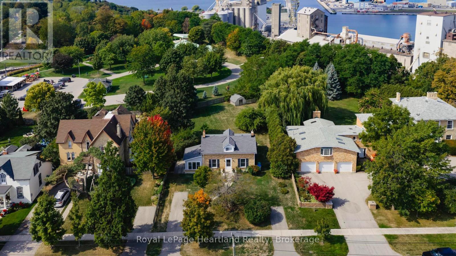 25 Wellington Street N, Goderich (Goderich (Town)), ON - Outdoor With Body Of Water With View