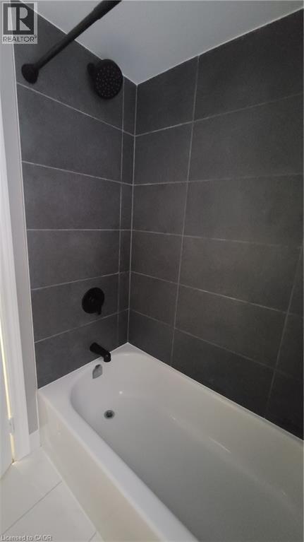 96 Orchard Avenue, Simcoe, ON - Indoor Photo Showing Bathroom