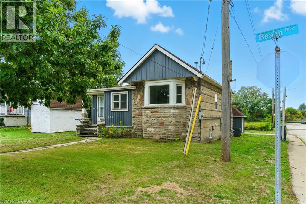 684 Beach Boulevard, Hamilton, ON - Outdoor